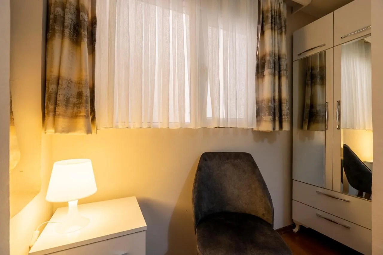 Blue Mosq- Three Storey Detached Villa Istanbul